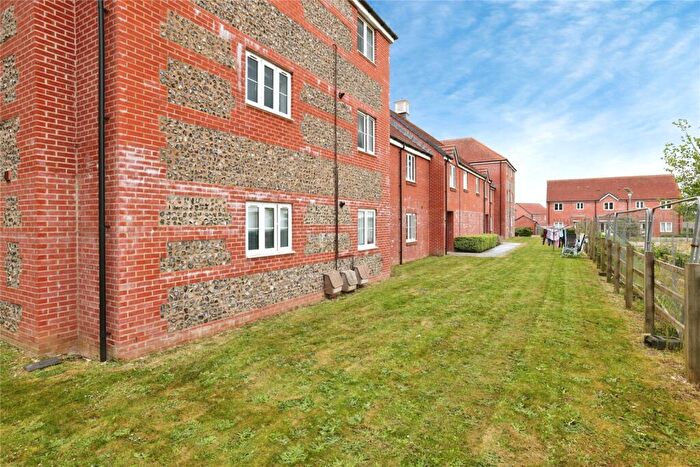2 Bedroom Flat For Sale In Brodie Rise, Salisbury, Wiltshire, SP2