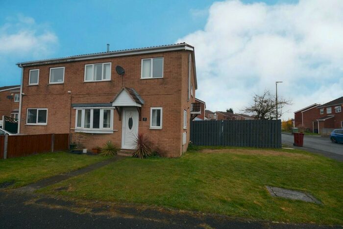 2 Bedroom Town House To Rent In Meadow View, Holmewood, Chesterfield, S42