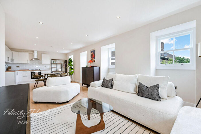 3 Bedroom Flat For Sale In Commercial Road, London, E1