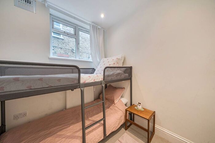 2 Bedroom Flat To Rent In Madeley Road, Ealing Broadway, London, W5