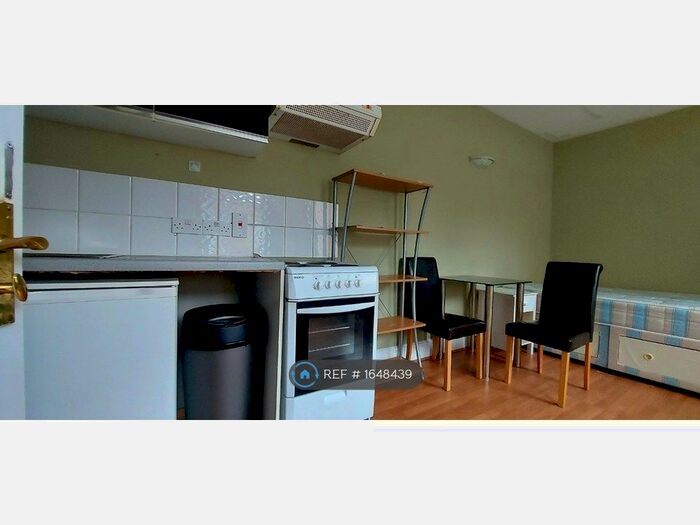 Studio To Rent In Sulgrave Road, London, W6