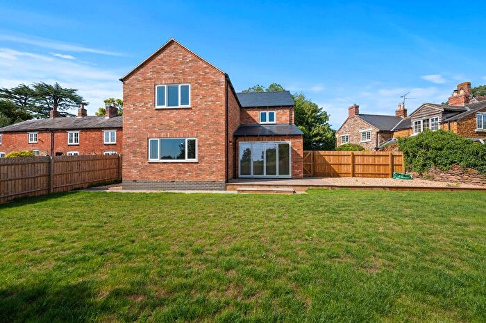 4 Bedroom Detached House For Sale In Main Street, Watford, NN6