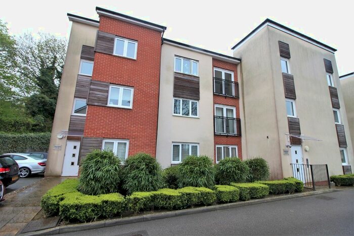 2 Bedroom Flat To Rent In Thorn Mead, Adeyfield Road, Hemel Hempstead, Hertfordshire, HP2
