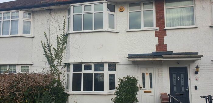 2 Bedroom Property To Rent In Dale Avenue, Edgware, HA8