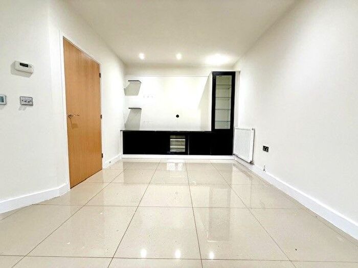 3 Bedroom Semi-Detached House To Rent In Reservoir Way, Ilford, IG6