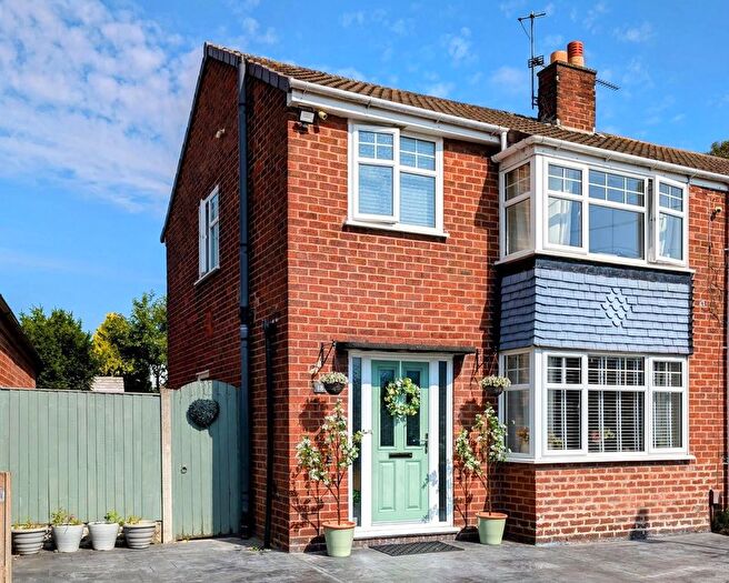 3 Bedroom Semi-Detached House For Sale In Barnstaple Way, Warrington, Cheshire, WA5