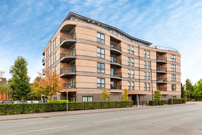 2 Bedroom Apartment For Sale In Windsor Road, Slough, SL1