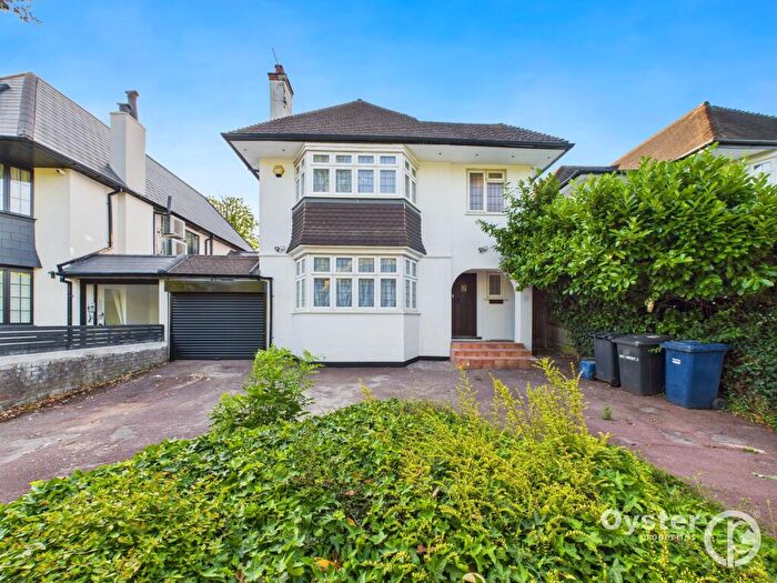 5 Bedroom Link Detached House To Rent In Weymouth Avenue, London, NW7