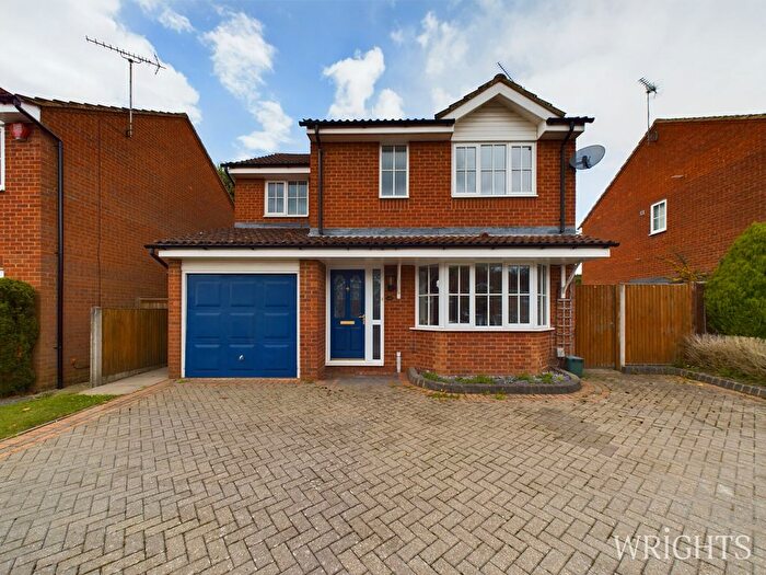 4 Bedroom Detached House To Rent In Gresley Close, Welwyn Garden City, AL8