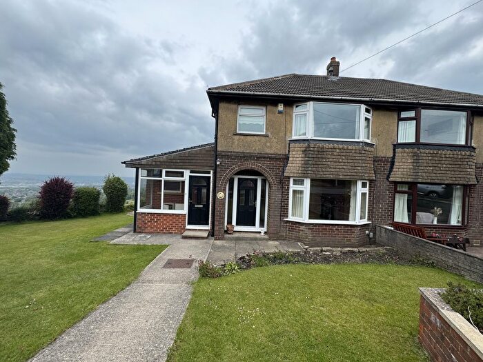 3 Bedroom Semi-Detached House To Rent In Lytham Drive, Bradford, West Yorkshire, BD13