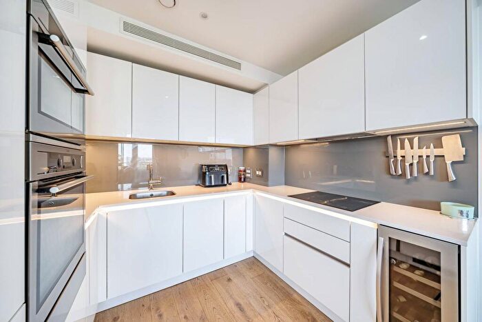1 Bedroom Flat For Sale In Lombard Wharf, Battersea, London, SW11