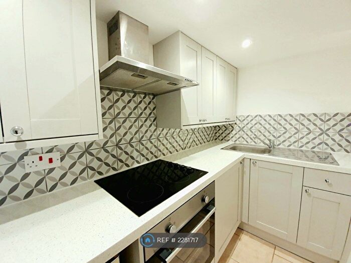 1 Bedroom Flat To Rent In Brookhill Road, London, SE18