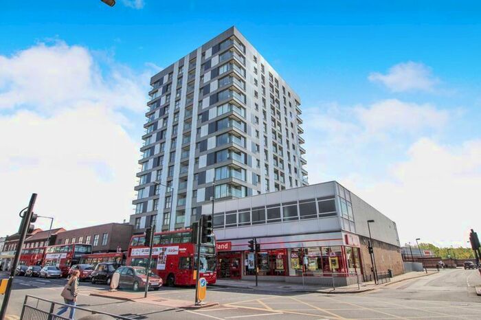 2 Bedroom Flat To Rent In Broadwalk Shopping Centre, Station Road, Edgware, HA8