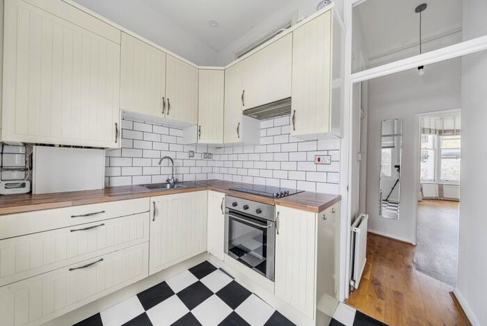 1 Bedroom Flat To Rent In St. Aubyns Road London, SE19