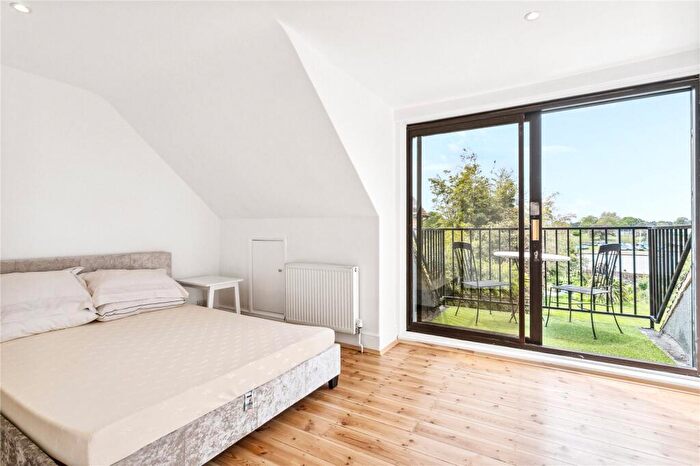 2 Bedroom Detached House To Rent In Lower Ham Road, Kingston Upon Thames, KT2