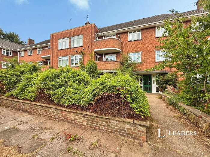 3 Bedroom Flat For Sale In Cherry Close, Norwich, NR1