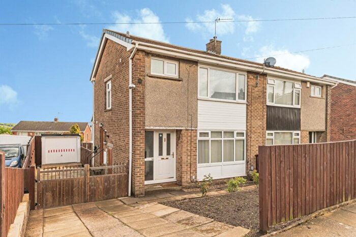 3 Bedroom Semi-Detached House For Sale In Denbrook Avenue, Bradford, BD4