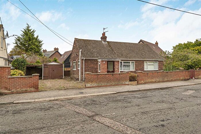 3 Bedroom Detached Bungalow For Sale In High Street, Cheveley, Newmarket, CB8