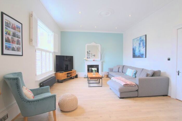 4 Bedroom Maisonette To Rent In Erpingham Road, London, SW15