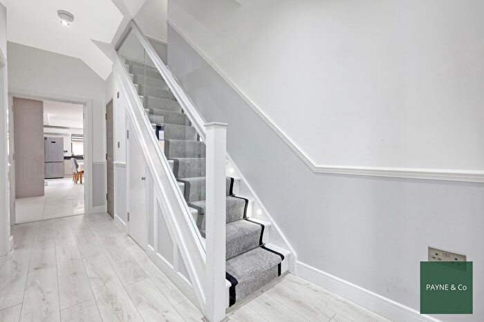 7 Bedroom Terraced House For Sale In Wanstead Lane, Ilford, IG1