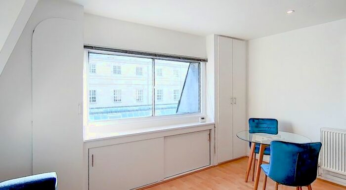 Studio To Rent In King Street, Oxford, OX2