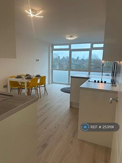 2 Bedroom Flat To Rent In Caroline Court, Stanmore, HA7