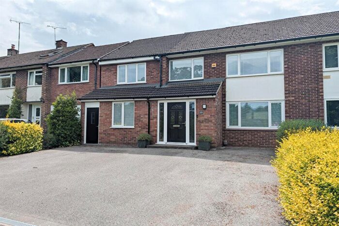 4 Bedroom Semi-Detached House For Sale In Adastral Close, Newmarket, CB8