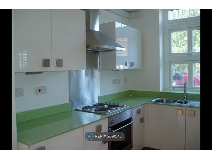 1 Bedroom Flat To Rent In West Wycombe Road, High Wycombe, HP11