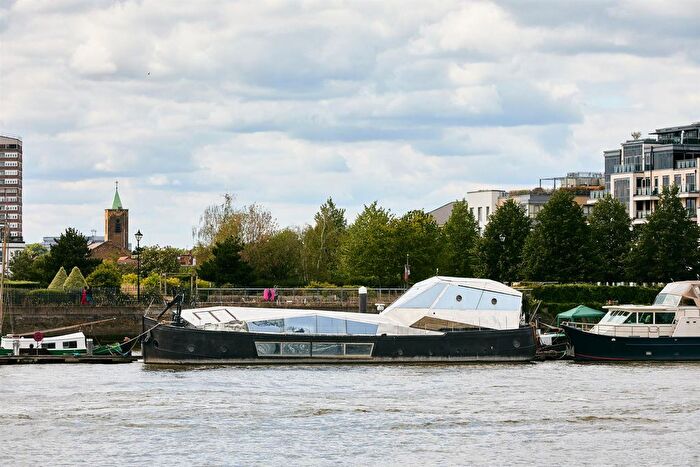 2 Bedroom Houseboat For Sale In Imperial Wharf Marina, Fulham, SW6