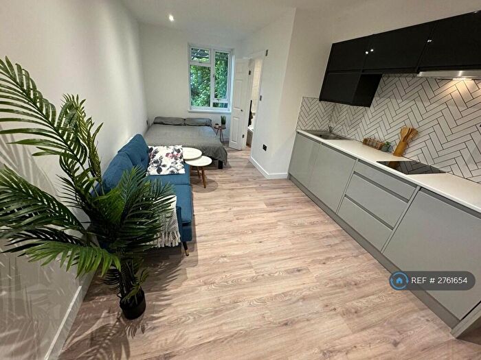 Studio To Rent In Brighton, East Sussex, BN1