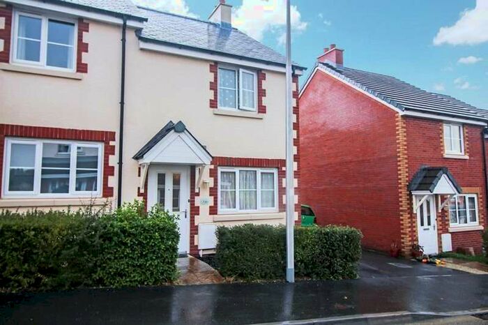 2 Bedroom End Of Terrace House To Rent In Old Market Place, Holsworthy, Devon, EX22