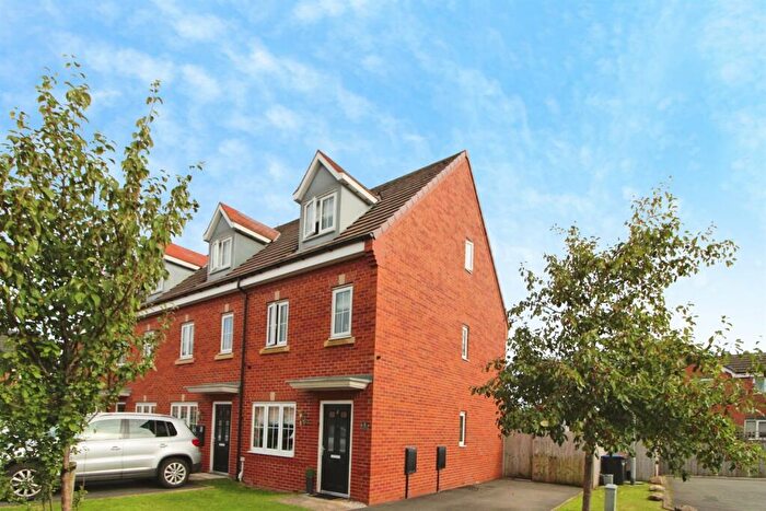 3 Bedroom End Of Terrace House For Sale In Avon Close, PR3