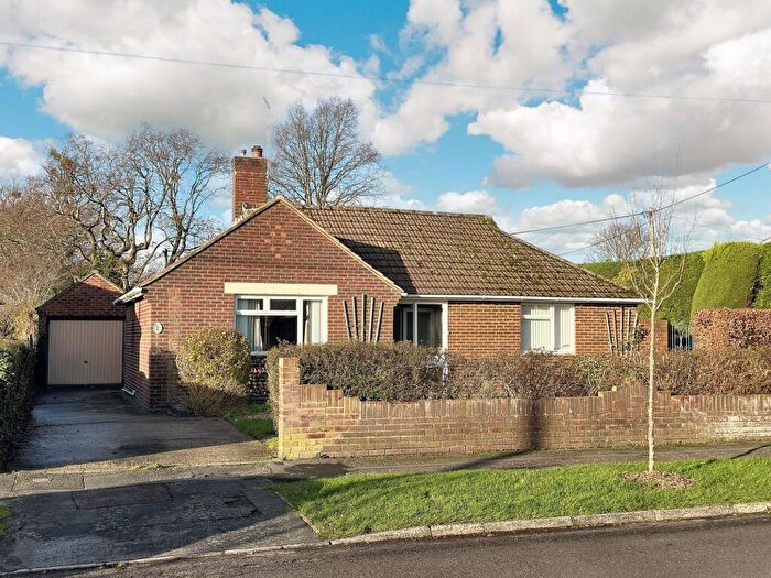 3 Bedroom Detached Bungalow For Sale In Orchard Way, Dibden Purlieu, SO45