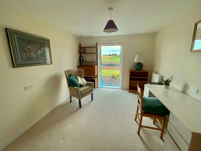 2 Bedroom Retirement Property For Sale In Springfield Close, Stratford-upon-Avon, CV37