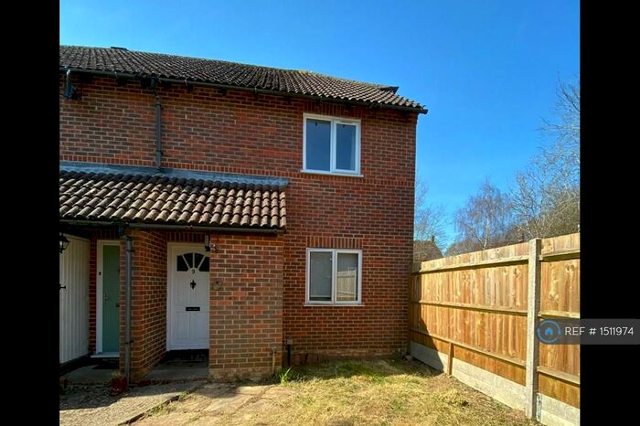 1 Bedroom Flat To Rent In Badgers Bank, Lychpit, Basingstoke, RG24