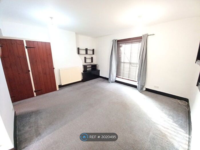 Studio To Rent In Week Street, Maidstone, ME14