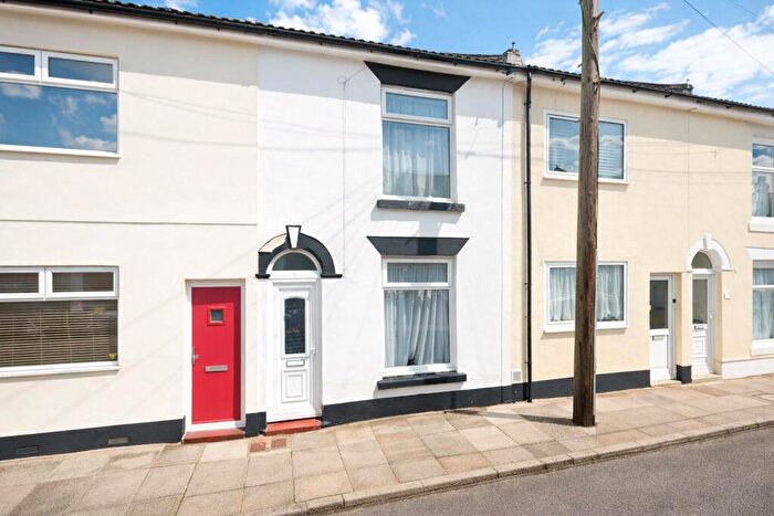 3 Bedroom Terraced House For Sale In Cuthbert Road, Portsmouth, PO1