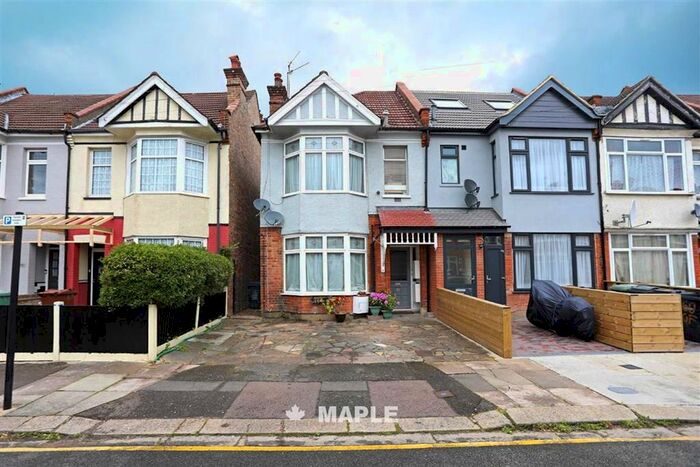 2 Bedroom Flat To Rent In Wellesley Road, Harrow, London HA1