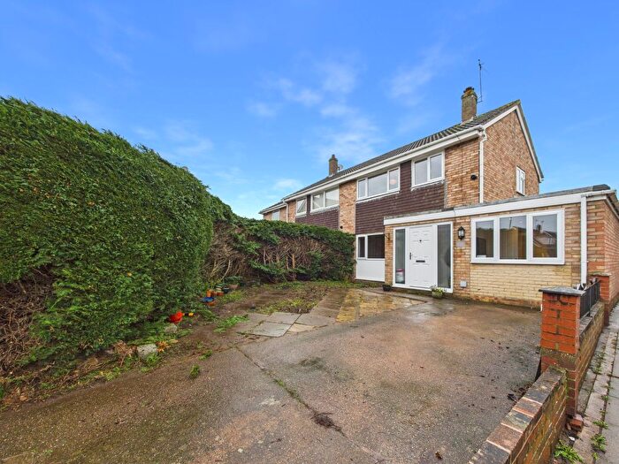 3 Bedroom Semi Detached House For Sale In Hawkwood Crescent, Worcester, Worcestershire, WR2