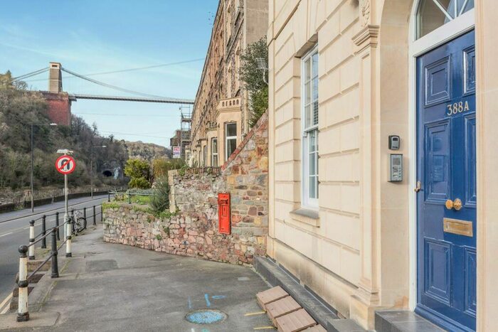 1 Bedroom Flat To Rent In Hotwell Road, Hotwells, BS1