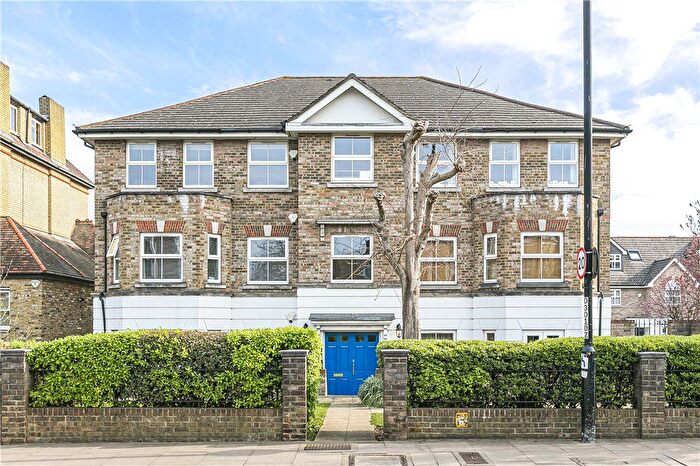 2 Bedroom Flat To Rent In Upper Richmond Road, Putney, SW15