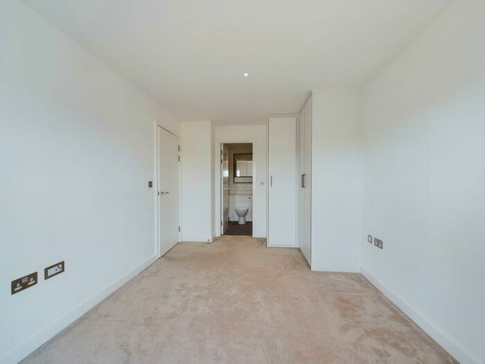 2 Bedroom Flat To Rent In Beaufort Square, Colindale, – Bedrooms Flat, NW9