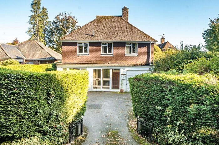 3 Bedroom Detached House For Sale In Dodsley Lane, Easebourne, GU29
