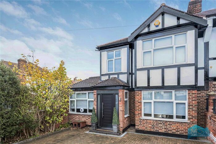 4 Bedroom Semi-Detached House To Rent In Fernside Avenue, London, NW7