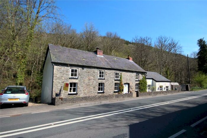 2 Bedroom Detached House For Sale In Halfway, Llandovery, SA20