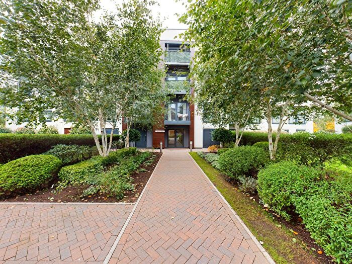 3 Bedroom Flat To Rent In Unwin Way, Stanmore, HA7