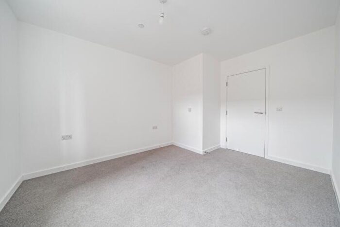 2 Bedroom Apartment To Rent In St Pauls Road Barking, IG11