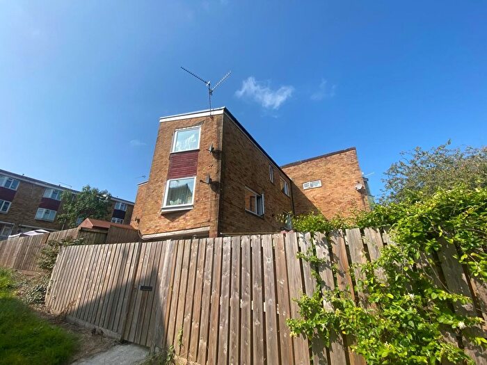 3 Bedroom Property To Rent In Round Wood, Llanedeyrn, Cardiff, CF23