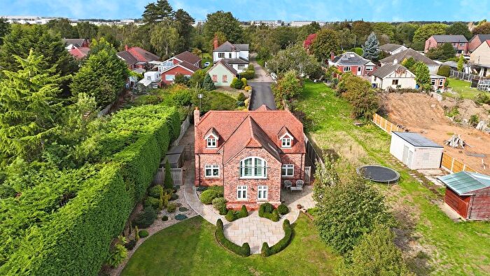 4 Bedroom Detached House For Sale In Old Bawtry Road, Finningley, Doncaster, DN9