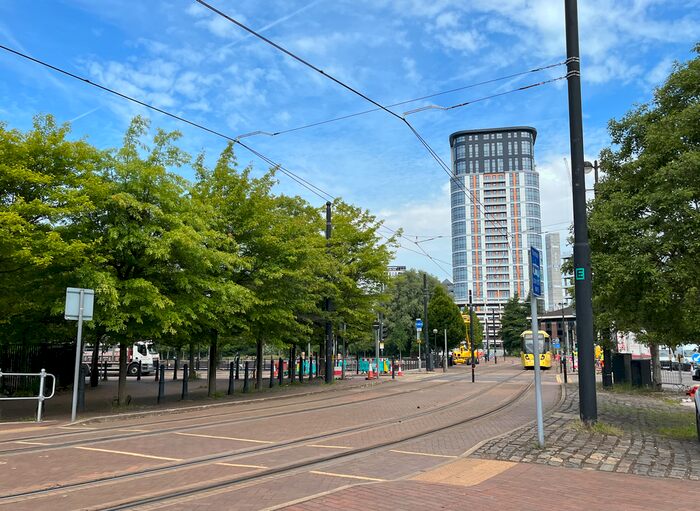 2 Bedroom Flat To Rent In Furness Quay, Salford, M50